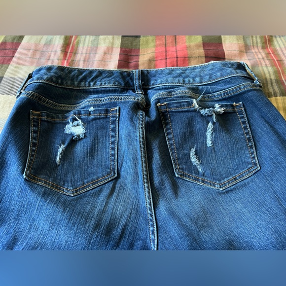 Distressed jeans - Picture 4 of 9